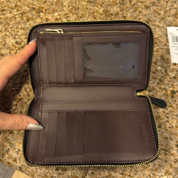 Coach• Signature Leather Medium ID Zip Wallet - Picture 9 of 11